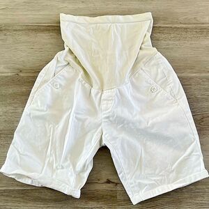 Motherhood Maternity White Secret Fit Belly Over Belly 8” Chino Shorts Small
